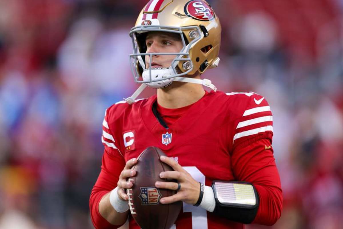 NFL, American Football Herren, USA Detroit Lions at San Francisco 49ers Dec 30, 2024 Santa Clara, California, USA San Francisco 49ers quarterback Brock Purdy 13 warms up before the game against the Detroit Lions at Levi s Stadium. Santa Clara Levi s Stadium California USA, EDITORIAL USE ONLY PUBLICATIONxINxGERxSUIxAUTxONLY Copyright: xSergioxEstradax 20241230_szo_ea1_0084 ©IMAGO/Imagn Images