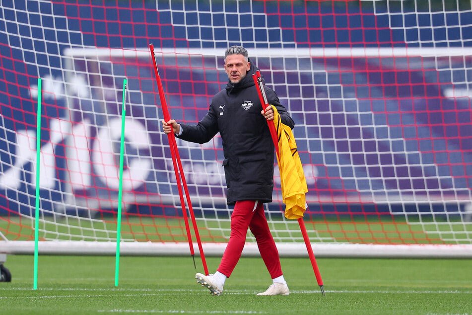 RB Leipzigs Trainer Martin Demichelis (45) steht spätestens nach dem 1:6-Debakel gegen Bayern unter strenger Beobachtung.