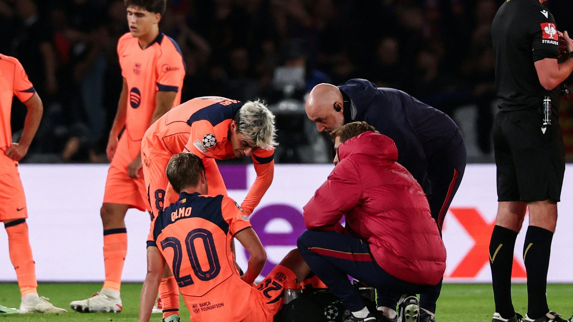 Dani Olmo verletzte sich in Paris (Foto: AFP/SID/FRANCK FIFE)