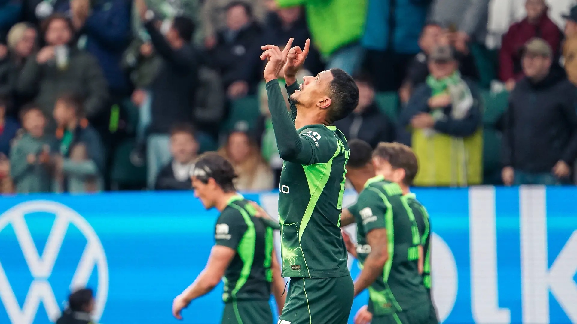 Deutschland: Fussball 2. Bundesliga 2026/2027, 8. Spieltag - VfL Wolfsburg vs 1. FC Heidenheim 1846 - Volkswagen Arena Wolfsburg: Tor und Torjubel zum Robert Glatzel VfL Wolfsburg, 19 *** German Soccer 2. Bundesliga 20262027, Matchday 8: VfL Wolfsburg vs. 1. FC Heidenheim 1846 at Volkswagen Arena, WolfsburgGoal and goal celebration by Robert Glatzel of VfL Wolfsburg, 19 Copyright: xAymanxAlahmedx