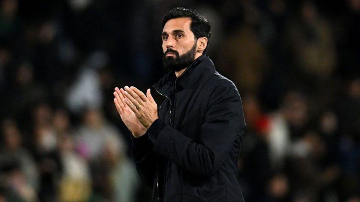 Alvaro Arbeloa, Manager of Fulham, applauds the fans after the Carabao Cup Fourth Round match between Fulham and Crystal Palace. 