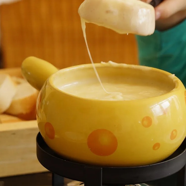 Cook this delicious 3 step cheese fondue to impress Bae on date night