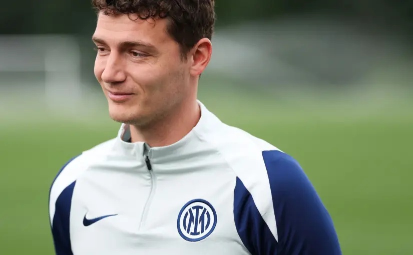 Benjamin Pavard wearing an Inter Milan training top
