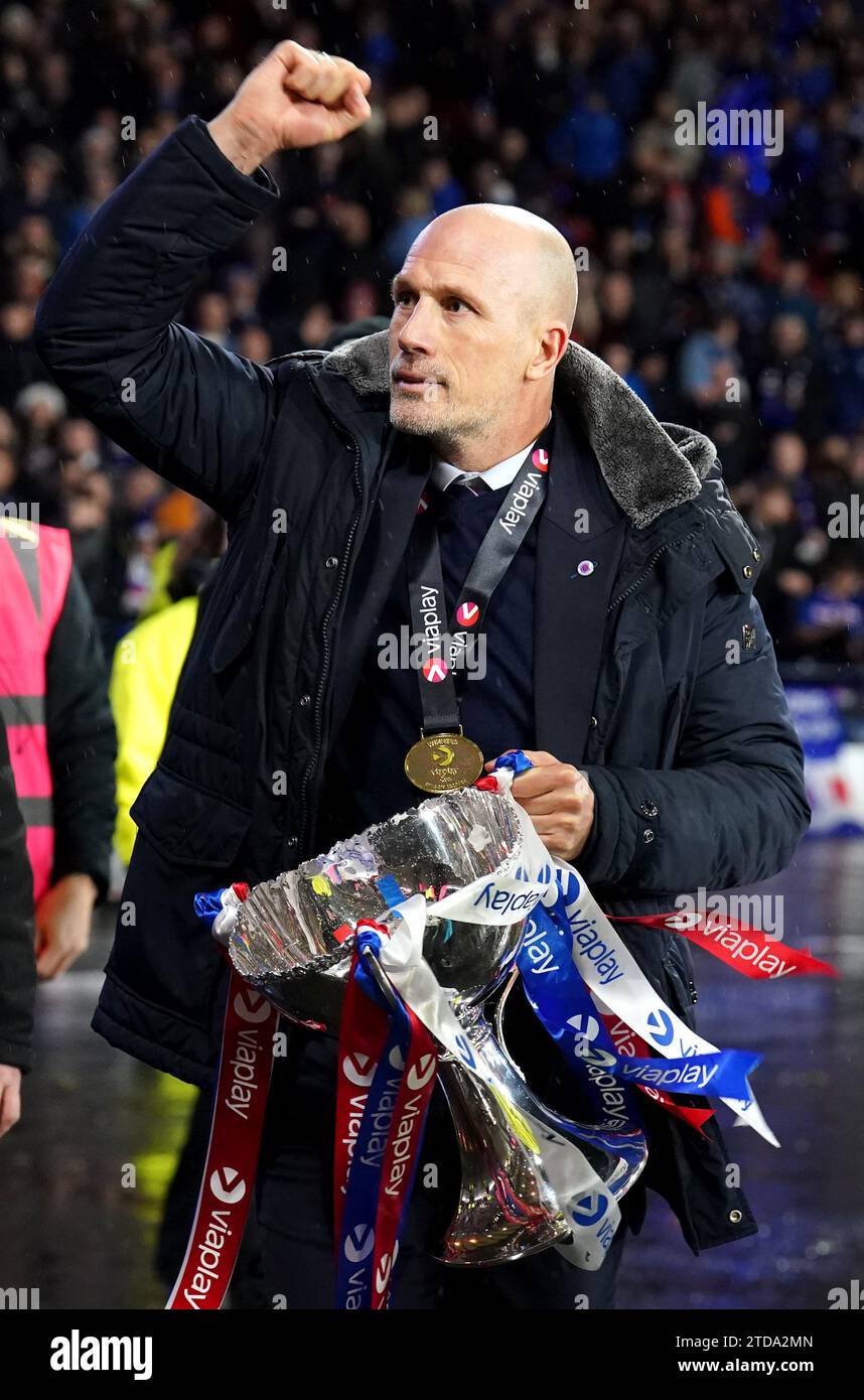 Rangers manager philippe clement celebrates with the trophy after victory against aberdeen following the viaplay cup at hampd