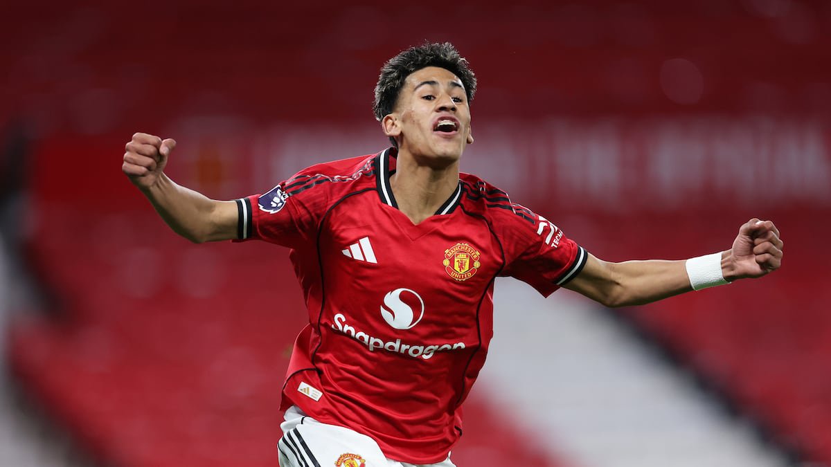 Barça and Madrid, who meet on the pitch today, are also engaged in an off-field tussle for the signature of Manchester United’s JJ Gabriel.