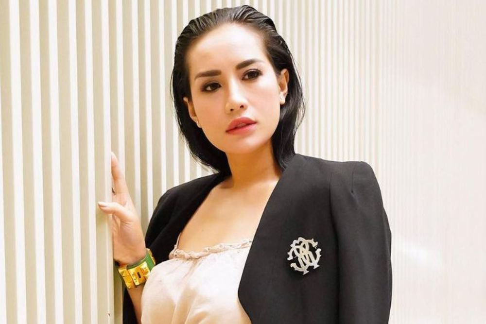 Memikatnya Pesona Artis yang Dituding Jadi Simpanan Pejabat